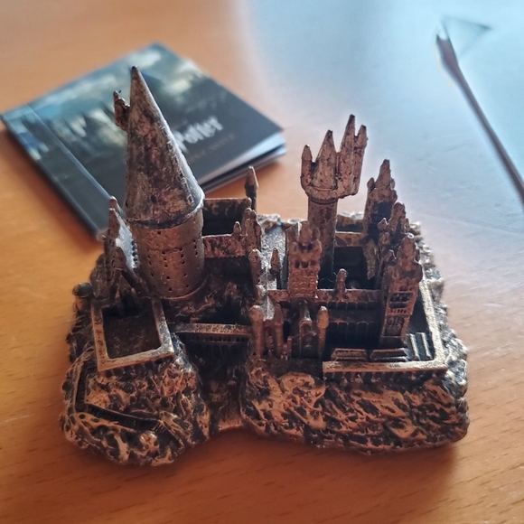 Harry Potter light up castle, booklet and magazine - Picture 2 of 13